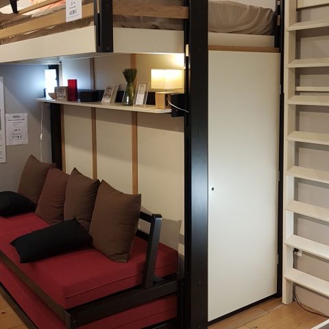 Lit mezzanine Attique avec grenier et lit gigogne exposé dans le magasin de So Ouest
