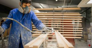 Laquage de deux pièces en bois