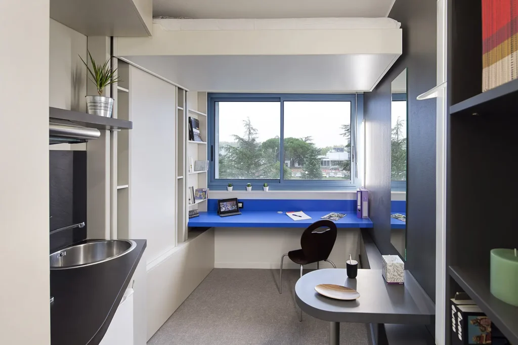 Lit escamotable pour logement étudiant