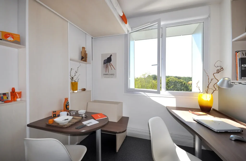 Lit escamotable pour logement étudiant