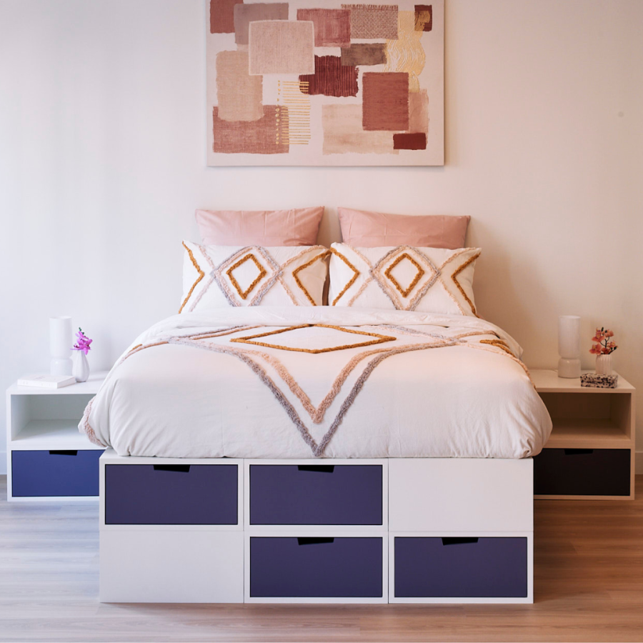 Loggia stock Haussmann - Lit podium avec chevet