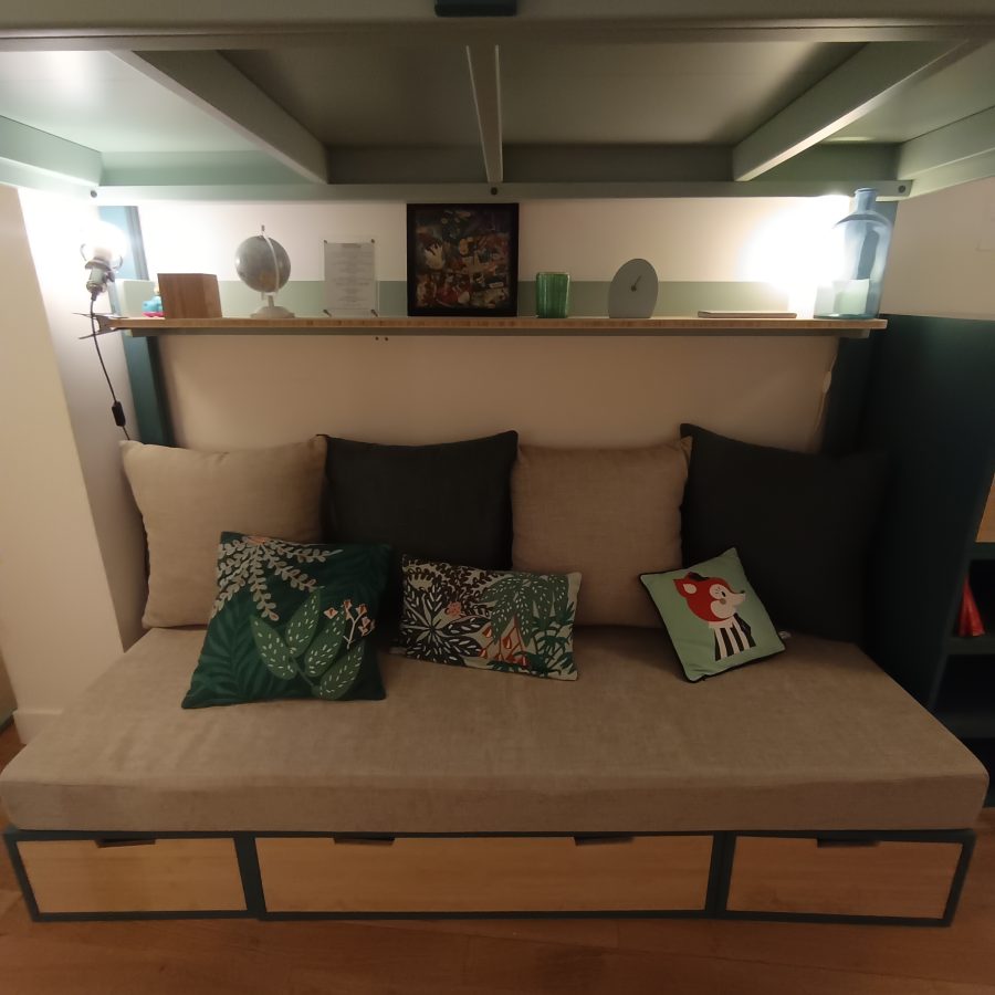 Modèle d'exposition présenté au magasin Espace Loggia situé au 92 rue du Bac 75007 Paris