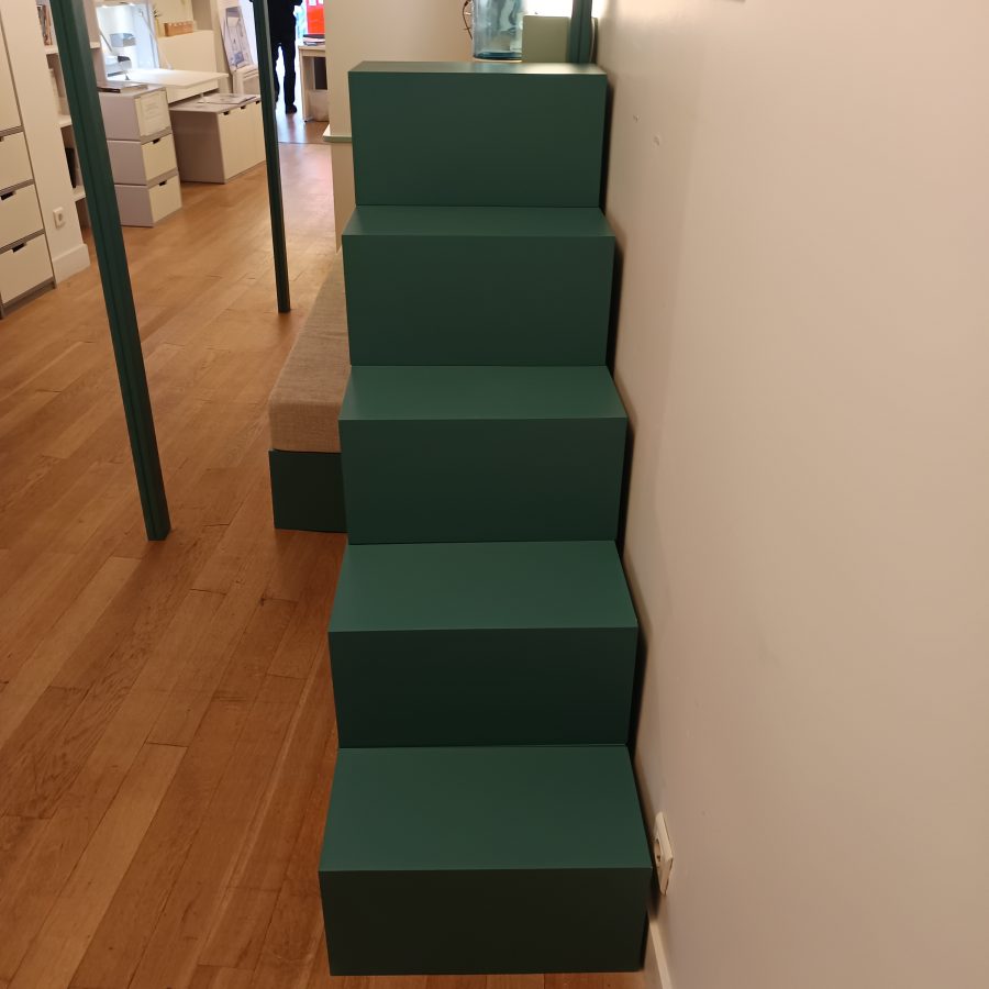 Modèle d'exposition présenté au magasin Espace Loggia situé au 92 rue du Bac 75007 Paris