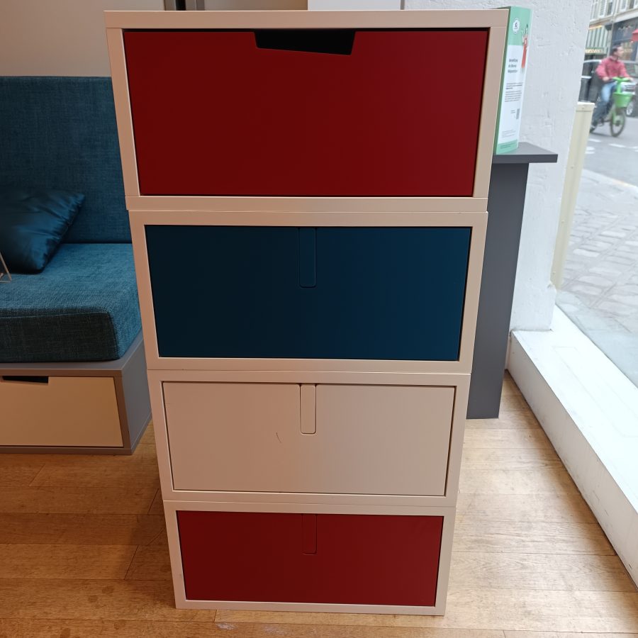 Modèle d'exposition présenté au magasin Espace Loggia situé au 92 rue du Bac 75007 Paris